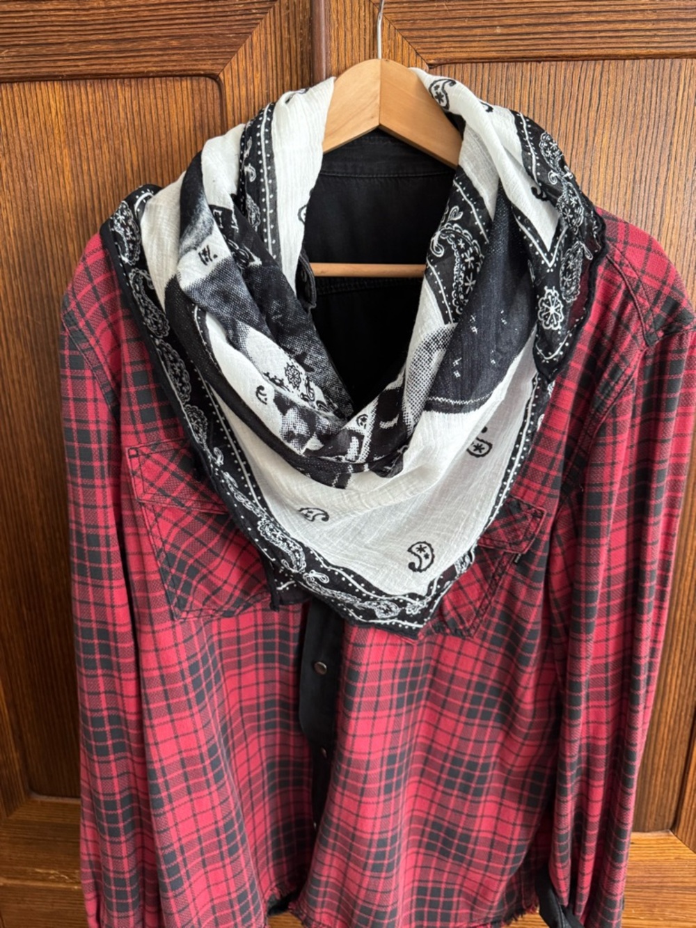 Diesel Skull and Guitar Scarf - Picture 6 of 6
